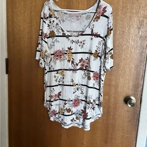 Maurices Cream Boxy Short Sleeve Tee